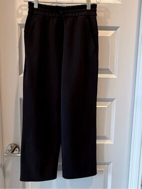 Lululemon Black Wide Leg Crop Pants – Size 2 High Rise Athleisure